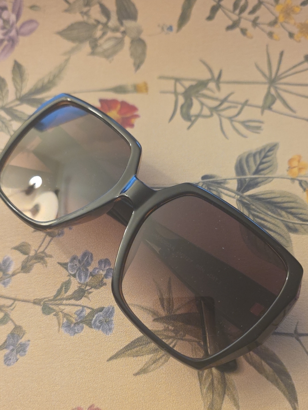 Martha Stewart Classic Black Square Women's Sunglasses - Elegant UV Protection